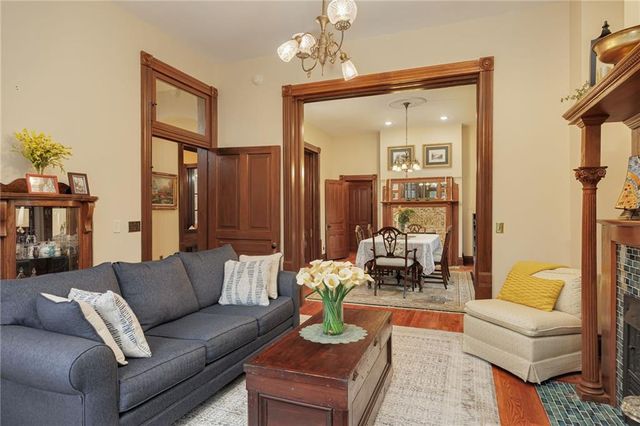 1328 Francis Street, St Joseph, MO 64501