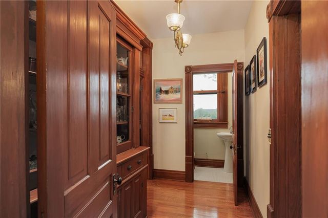 1328 Francis Street, St Joseph, MO 64501