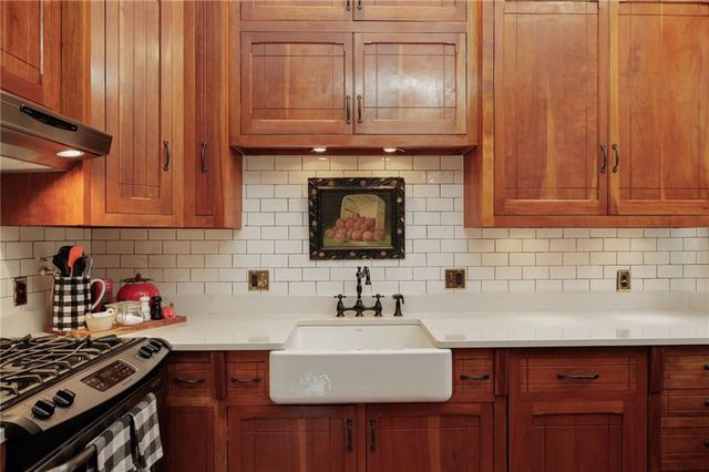 1328 Francis Street, St Joseph, MO 64501