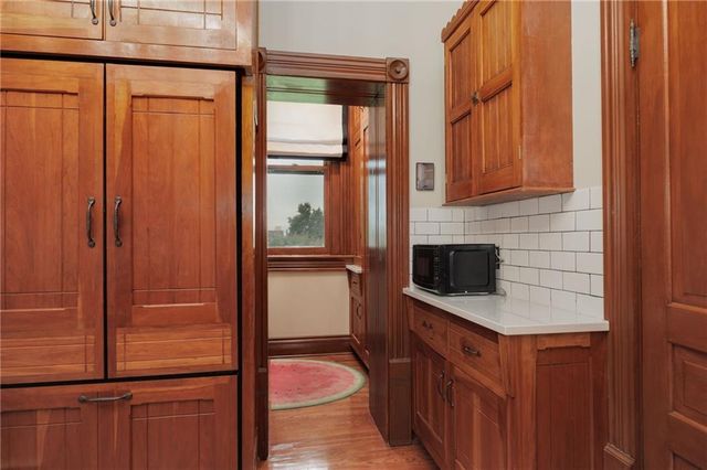 1328 Francis Street, St Joseph, MO 64501