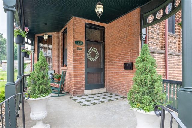 1328 Francis Street, St Joseph, MO 64501