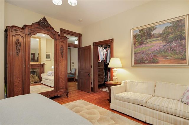 1328 Francis Street, St Joseph, MO 64501