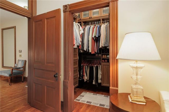 1328 Francis Street, St Joseph, MO 64501