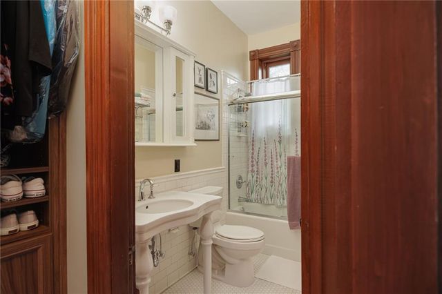 1328 Francis Street, St Joseph, MO 64501