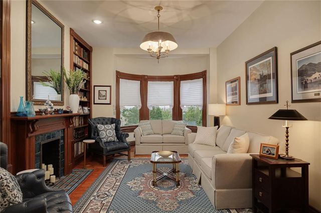 1328 Francis Street, St Joseph, MO 64501