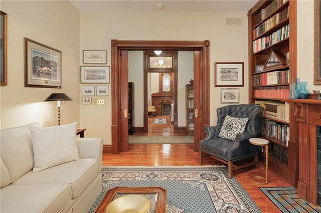 1328 Francis Street, St Joseph, MO 64501