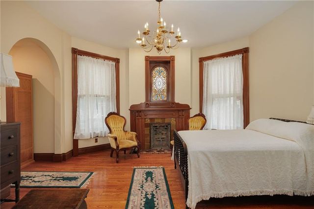 1328 Francis Street, St Joseph, MO 64501