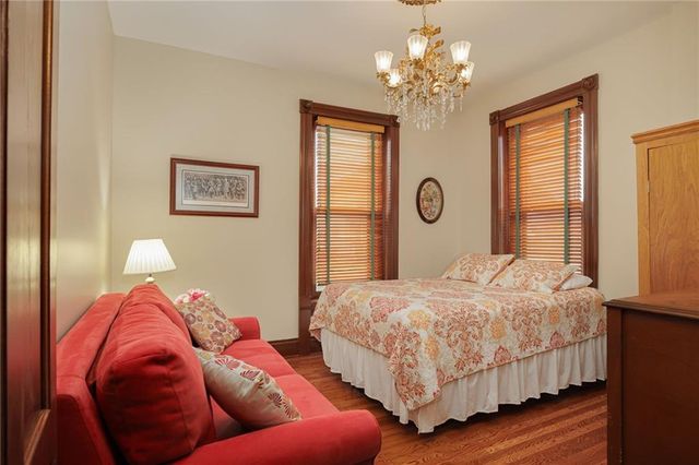 1328 Francis Street, St Joseph, MO 64501