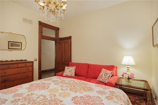 1328 Francis Street, St Joseph, MO 64501