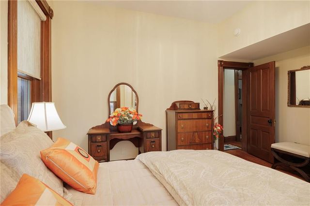 1328 Francis Street, St Joseph, MO 64501