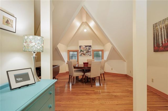 1328 Francis Street, St Joseph, MO 64501