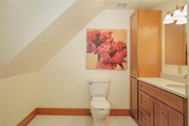 1328 Francis Street, St Joseph, MO 64501