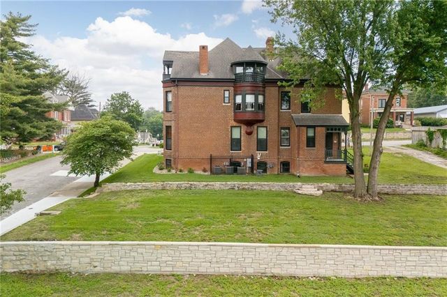 1328 Francis Street, St Joseph, MO 64501