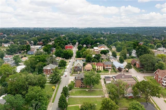 1328 Francis Street, St Joseph, MO 64501