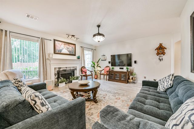 4302 Island Hills Drive, Houston, TX 77059