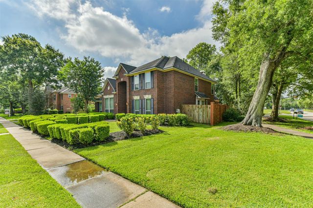 4302 Island Hills Drive, Houston, TX 77059