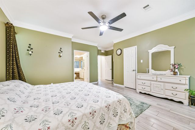 4302 Island Hills Drive, Houston, TX 77059