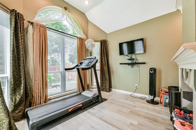 4302 Island Hills Drive, Houston, TX 77059