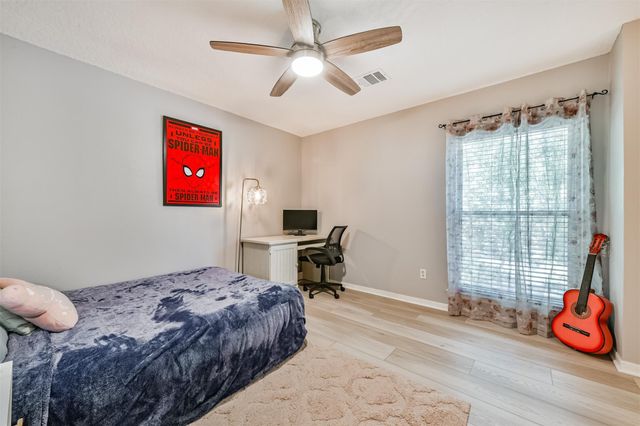 4302 Island Hills Drive, Houston, TX 77059