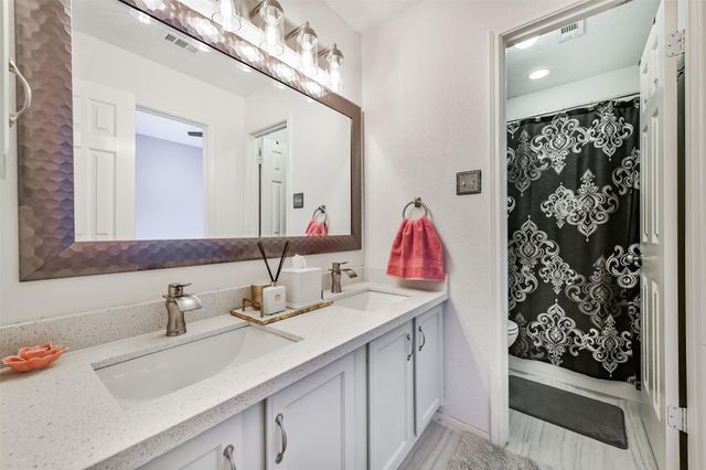 4302 Island Hills Drive, Houston, TX 77059