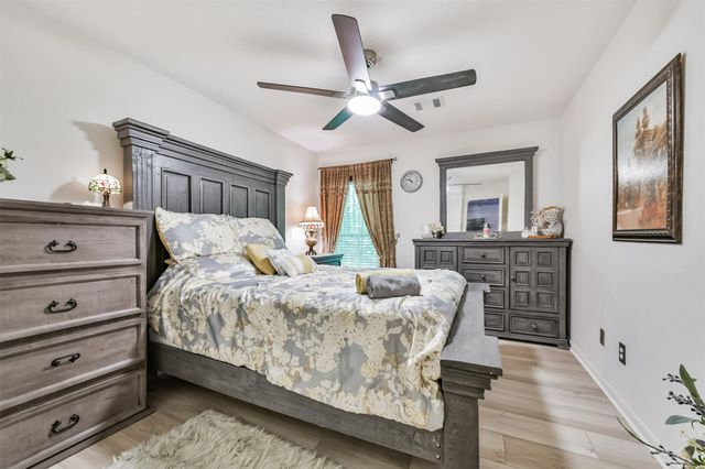 4302 Island Hills Drive, Houston, TX 77059