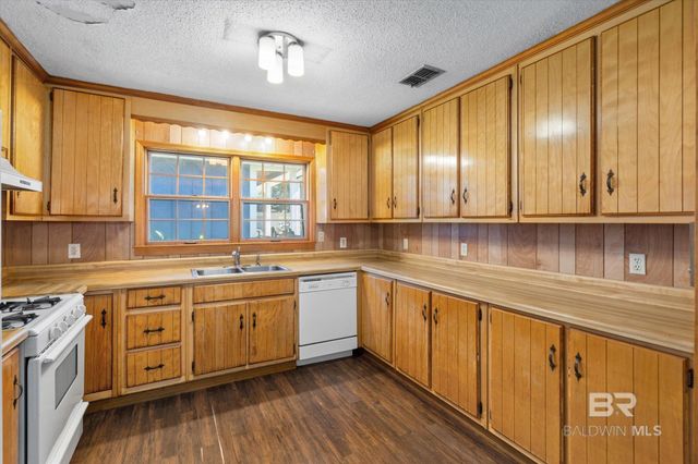 5503 DARRING Street, Satsuma, AL 36572