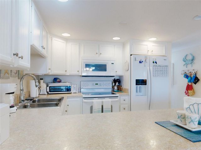 4849 SAXON DRIVE B106, New Smyrna Beach, FL 32169