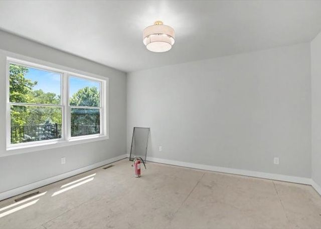 923 12th Avenue, Coralville, IA 52241