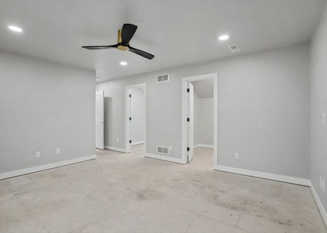 923 12th Avenue, Coralville, IA 52241