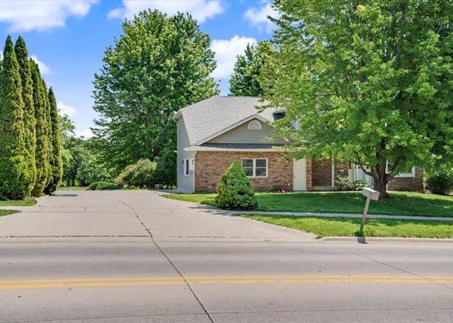 923 12th Avenue, Coralville, IA 52241