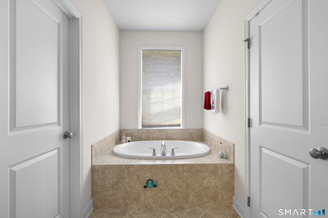 10 Reid Lane, Bethel, CT 06801