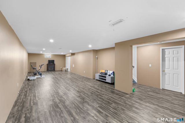 10 Reid Lane, Bethel, CT 06801