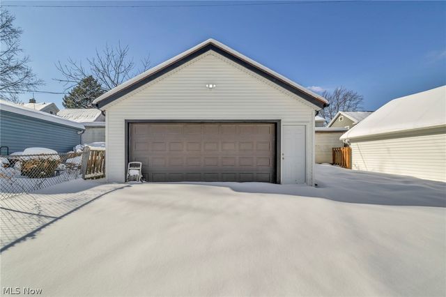 4498 South Hills Drive, Cleveland, OH 44109