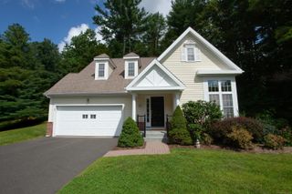 14 Brettonwood Drive, Simsbury, CT 06070