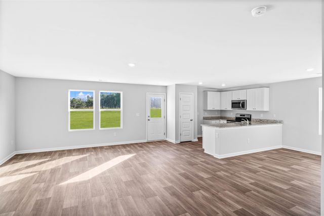 289 Pleasant Valley Dr, Loris, SC 29569