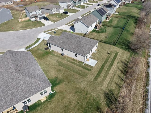 10289 Lucca Lane, Peculiar, MO 64078