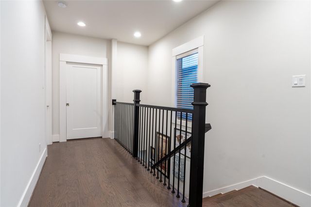 808 Woodcrest Drive B, Houston, TX 77018