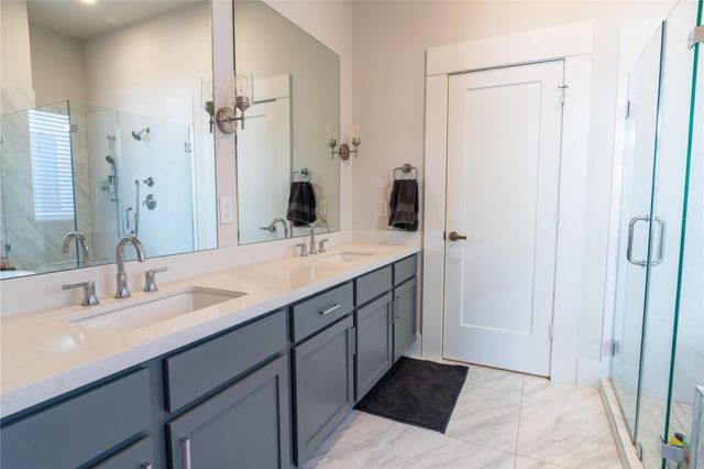 808 Woodcrest Drive B, Houston, TX 77018