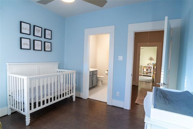 808 Woodcrest Drive B, Houston, TX 77018