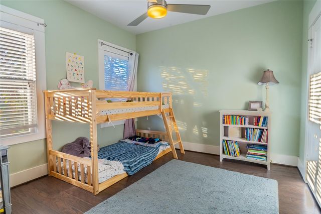 808 Woodcrest Drive B, Houston, TX 77018