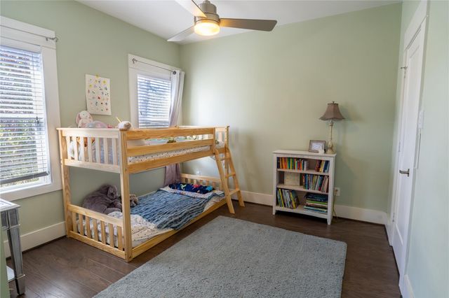 808 Woodcrest Drive B, Houston, TX 77018