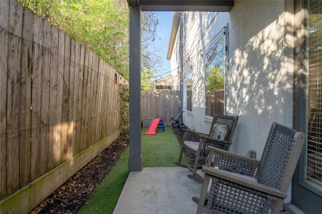 808 Woodcrest Drive B, Houston, TX 77018