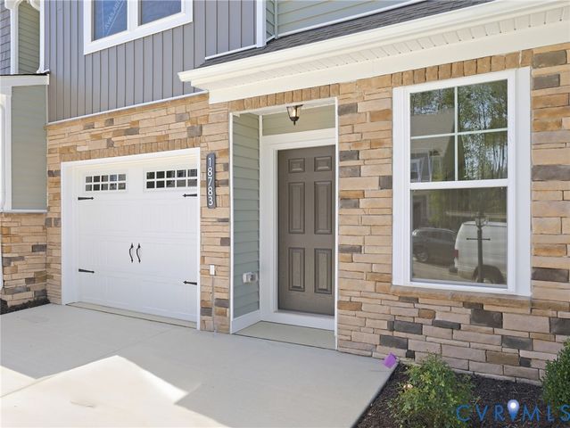 18783 Palisades Rdg, Moseley, VA 23120