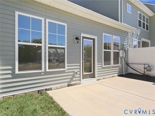 18783 Palisades Rdg, Moseley, VA 23120