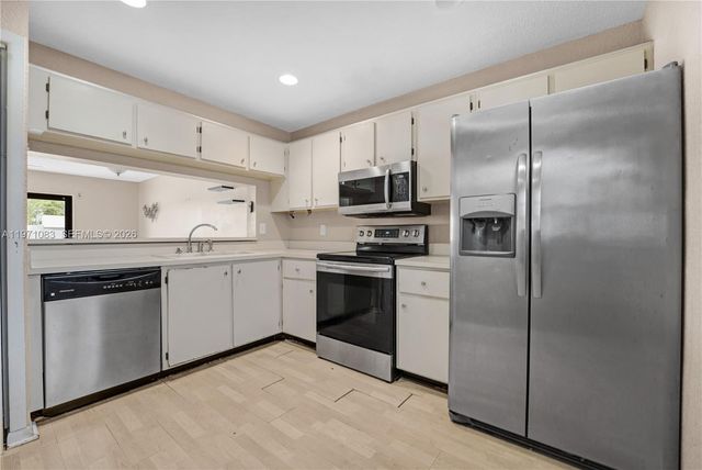 11625 NW 11Th St 11625, Pembroke Pines, FL 33026