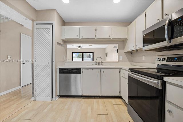 11625 NW 11Th St 11625, Pembroke Pines, FL 33026