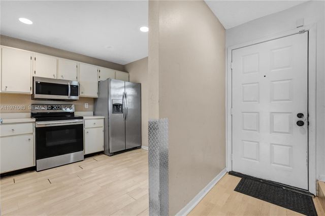 11625 NW 11Th St 11625, Pembroke Pines, FL 33026