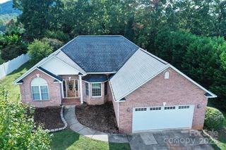 1375 Sweetbriar Lane, Hickory, NC 28602