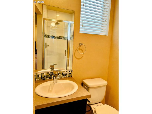 4315 Se DIVISION St C, Portland, OR 97206