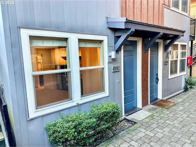 4315 Se DIVISION St C, Portland, OR 97206